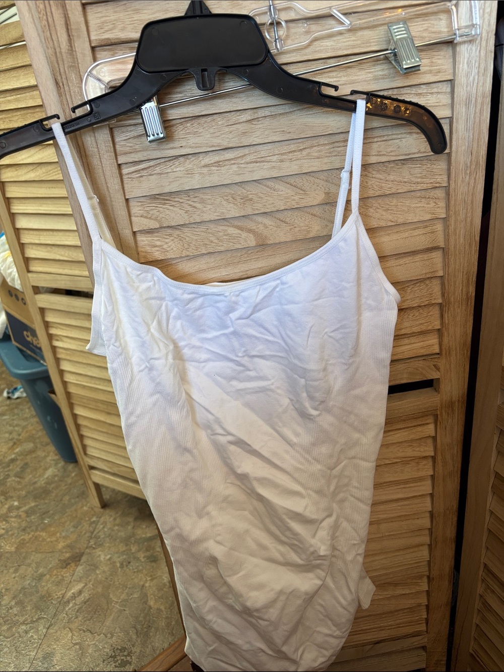 Bisou Bisou White Ribbed Spaghetti Strap Top XL